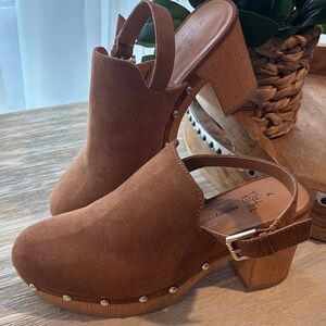 Time and Tru Tan Suede Women's Mules
